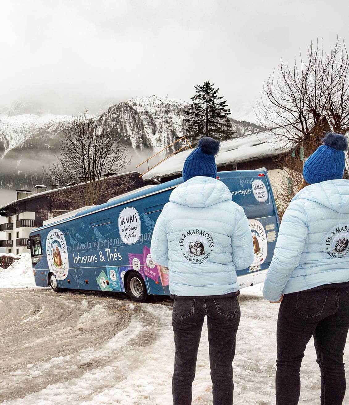 Le bus des 2 Marmottes en tournée en Haute Savoie